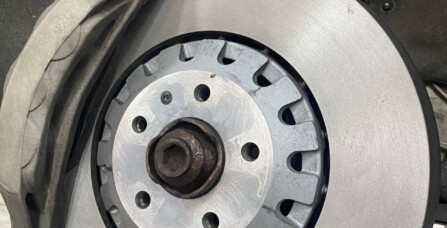 Проточка передніх гальмівних дисків Audi Q7 3.0 TFSI