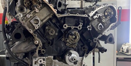 Ремонт двигуна з заміною поршневої групи Volkswagen Touareg 3.0 TDI