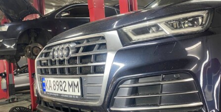 Audi Q5 заміна передніх та задніх гальмівних колодок