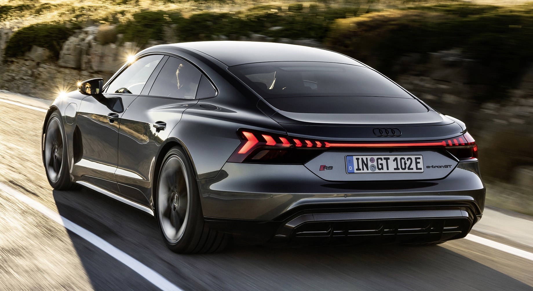 Заміна гальмівної рідини та обслуговування підвісок у e-tron: що слід знати?