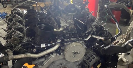 Заміна комплекту ГРМ і переущільнення напівпіддону Audi A6 C7 3.0 TDI Bi-Turbo