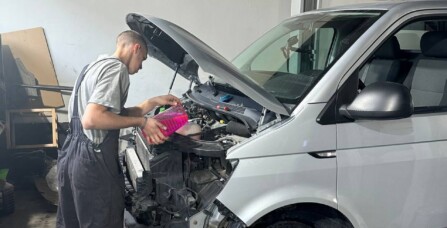 Заміна комплекта ГРМ з насосом охолодження Volkswagen Multivan 2.0 TDI