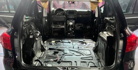 Хімчистка авто Volkswagen Tiguan 2.0 TFSI