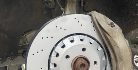 Заміна передніх гальмівних дисків Audi Q7 3.0 TFSI