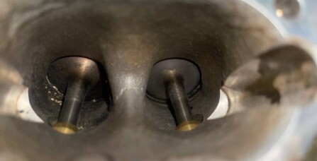 Чистка системи впуску та переущільнення розвалу блоку циліндрів Audi Q7 3.0 TDI