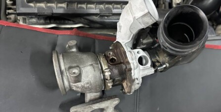 Заміна комплекта ГРМ та ремонт турбокомпрессора Audi Q5 2.0 TFSI