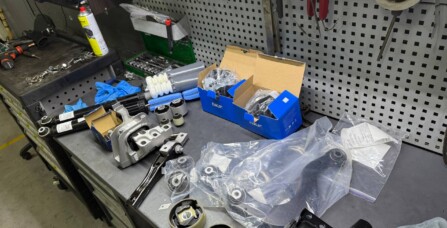 Заміна задніх амортизаторів, подушок двигуна та салейнтблоків передньої ходової частини Audi А6C7 2.0 TFSI