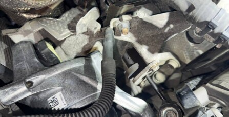 Заміна подушок двигуна Audi Q7 3.0 TFSI