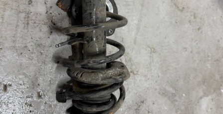 Заміна передніх амортизаторів 