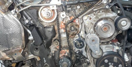 Заміна комплекта ГРМ та насосу охолодження Audi A6C8 2.0 TDI