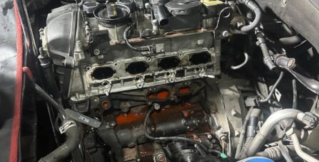 Заміна насоса охолодження та чистка впускних клапанів Audi Q5 2.0 TFSI