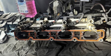 Заміна насоса охолодження та чистка впускних клапанів Audi Q5 2.0 TFSI