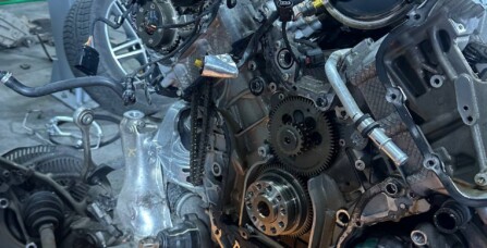Заміна напіввіддону і заміна комлпекта ГРМ Audi Q7 3.0 TFSI