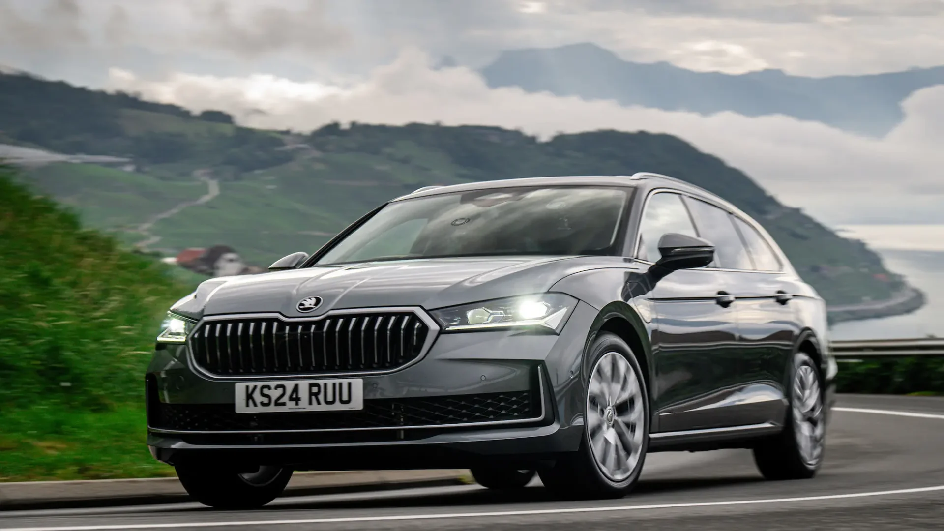 Skoda Superb IV та Elroq — баланс між традицією та електрифікацією