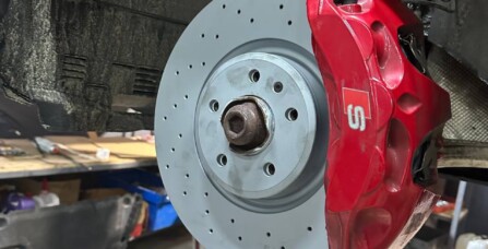 Биття гальмівних дисків, замір індикатором зносу та заміна на нові оригінальні Audi S4B9 3.0 TFSI