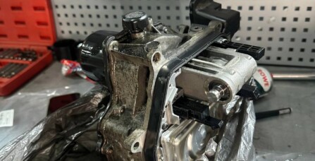 Ремонт мехатроніка проблеми з гідравличною частиною, заміна плити Volkswagen Passat B7 1.8 TSI DQ200