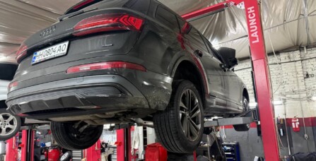 Заміна гальмівних дисків та колодок передніх та задніх Audi Q7 3.0 TFSI