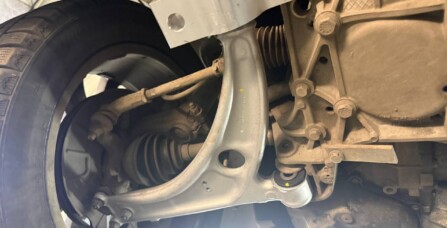 Заміна передніх ричагів Skoda Octavia A7 1.8 TSI