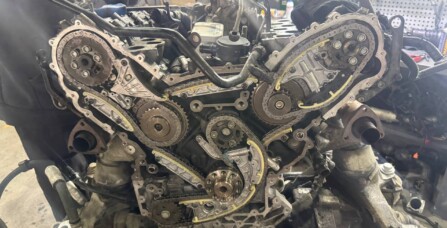 Заміна паливного насосу високого тиску та комплекта ланцюгів ГРМ Audi A8 3.0 TDI