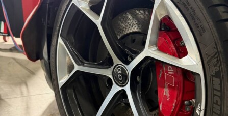 Заміна гальмівних дисків та передніх колодок Audi RS5