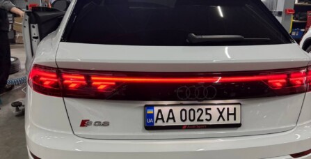 Комплексна діагностика автомобіля перед купівлею Audi SQ8 (2025) 4.0 TFSI