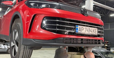 Заміна оливи та фільтрів в двигуні, діагностика ходової частини Volkswagen Tiguan 2.0 TSI