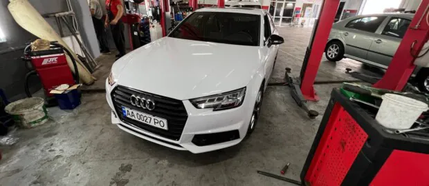 Замена подушек двигателя Audi A4 B9