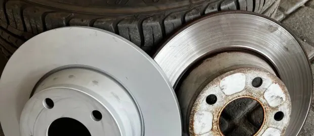 Замена тормозных дисков и колодок Audi TT 2.0 TFSI